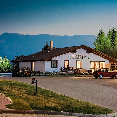 Cheile Gradistei Fundata Resort ภายนอก รูปภาพ