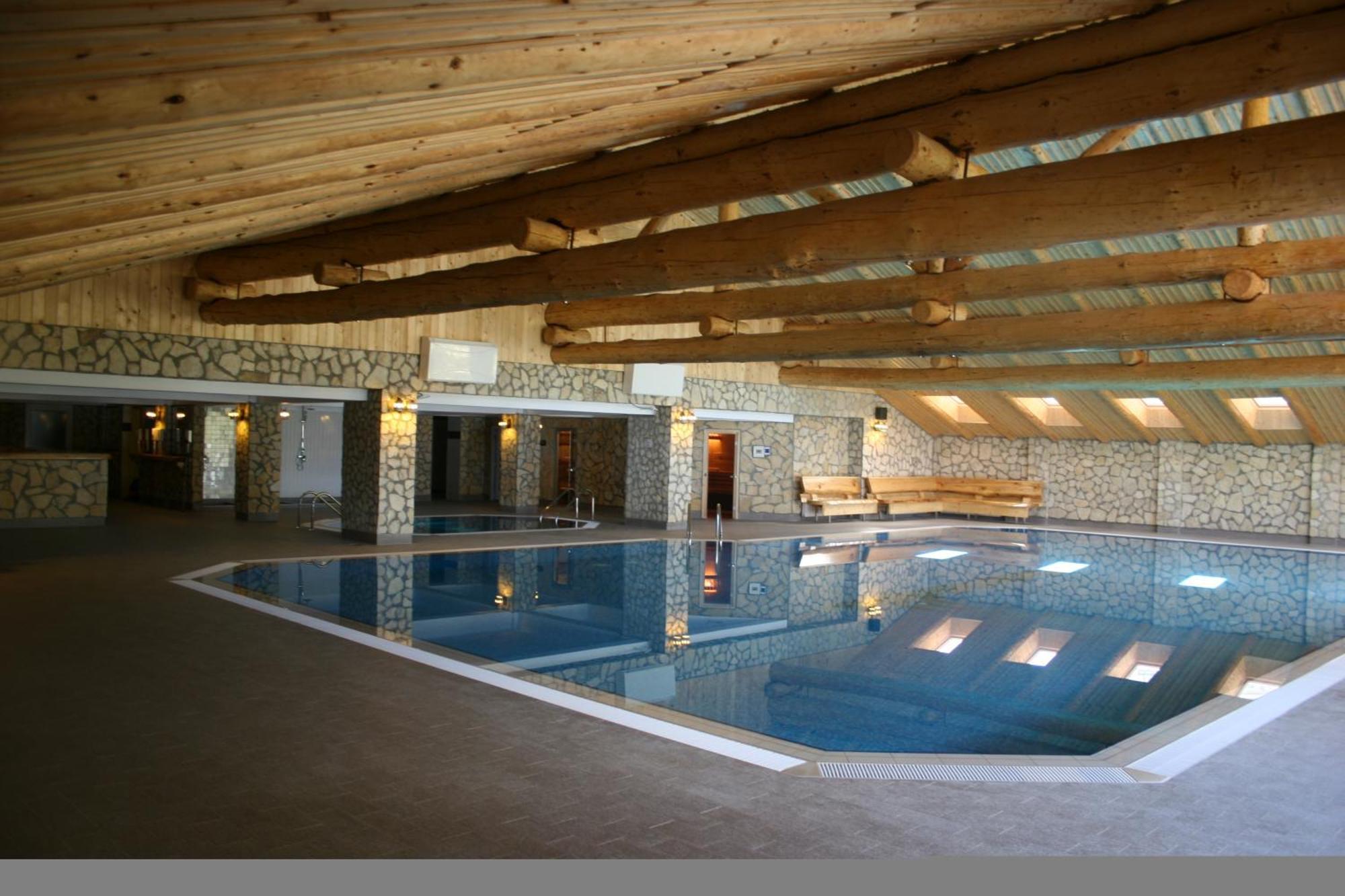 Cheile Gradistei Fundata Resort ภายนอก รูปภาพ