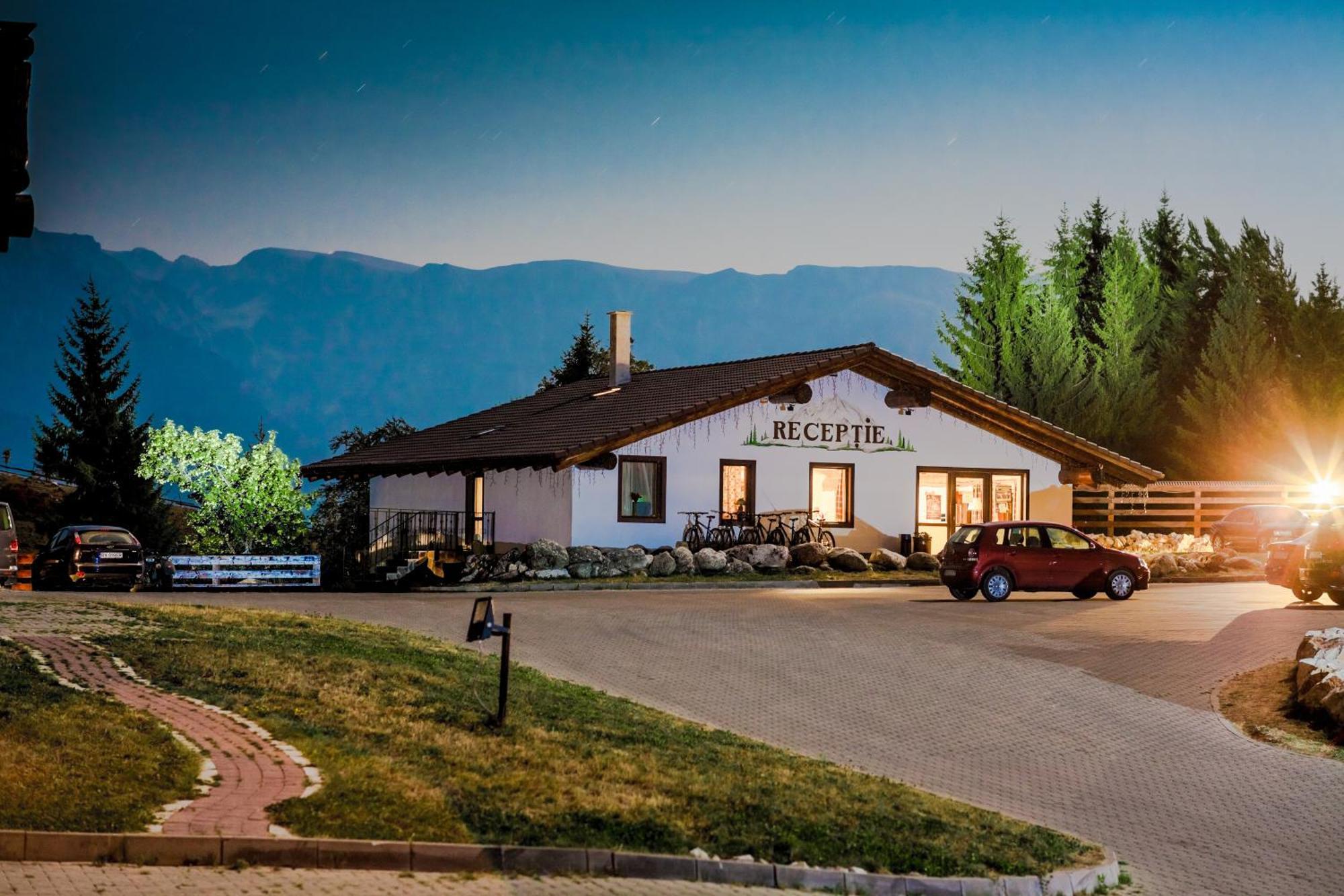 Cheile Gradistei Fundata Resort ภายนอก รูปภาพ