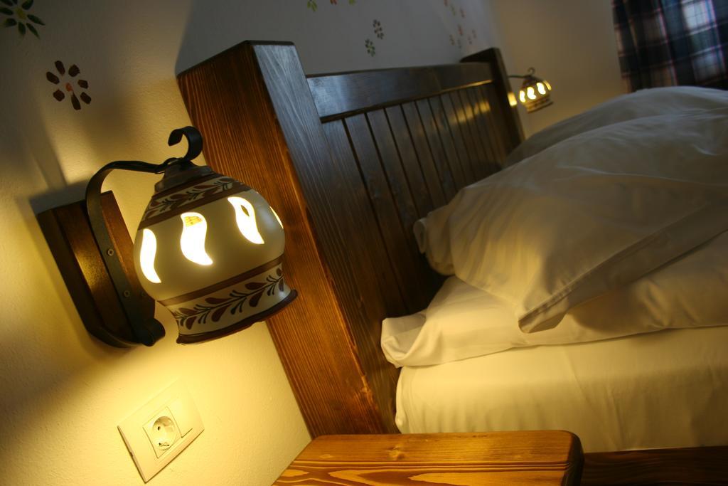 Cheile Gradistei Fundata Resort ภายนอก รูปภาพ
