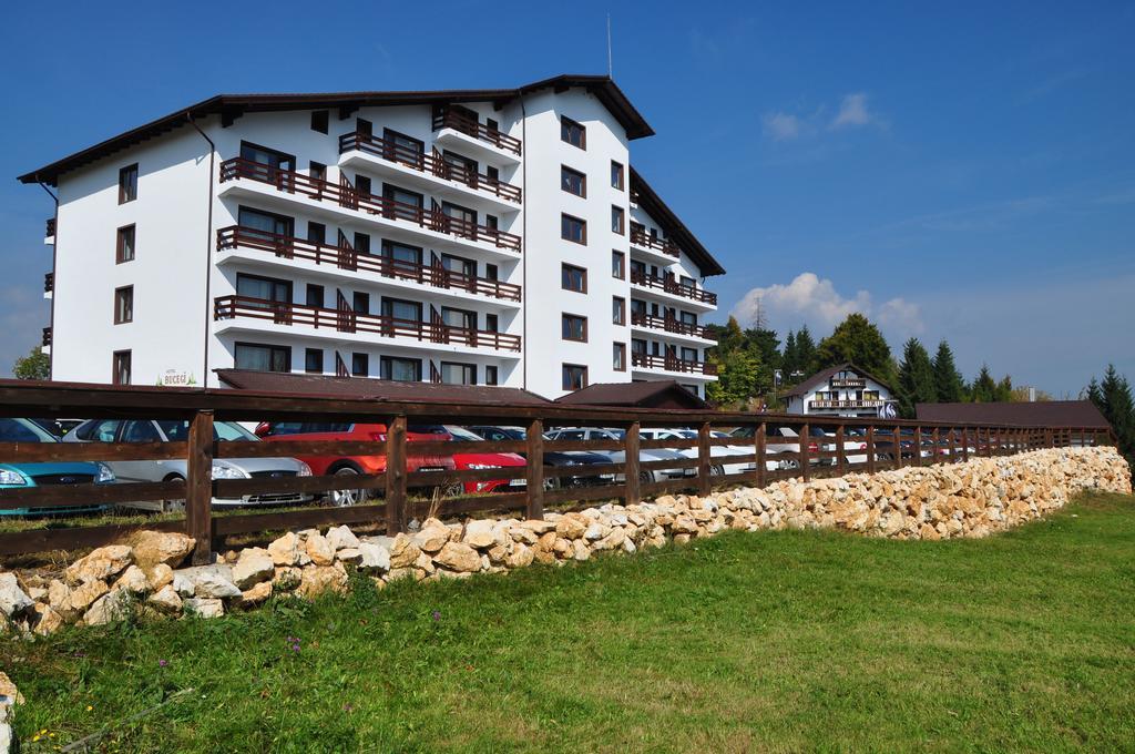 Cheile Gradistei Fundata Resort ภายนอก รูปภาพ