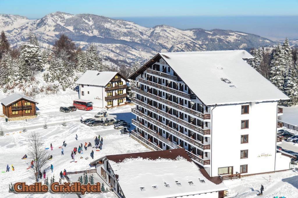 Cheile Gradistei Fundata Resort ภายนอก รูปภาพ