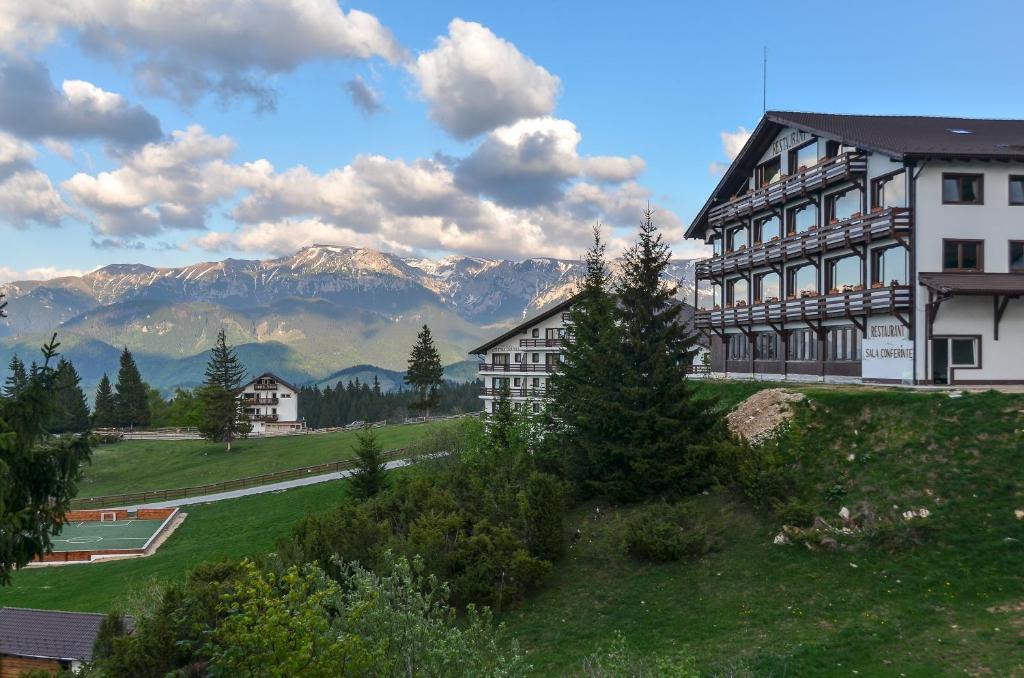 Cheile Gradistei Fundata Resort ภายนอก รูปภาพ